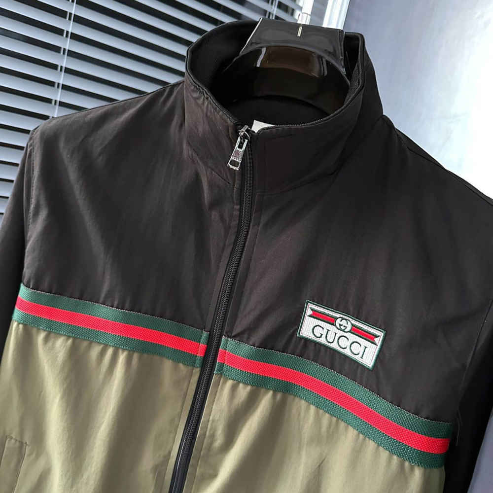 Gucci's Web Stripe Olive Zipper-3