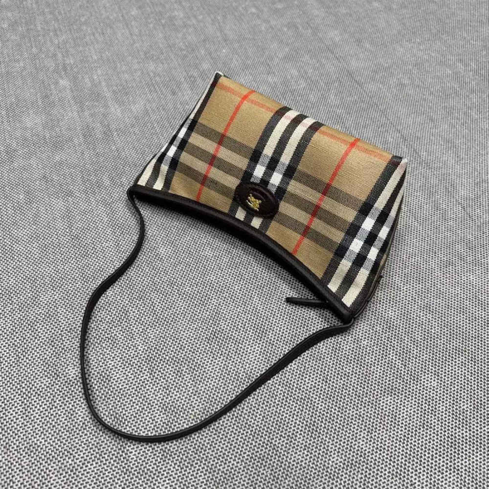 Burberry Highlands Vintage Check Brown Shoulder Bag-2