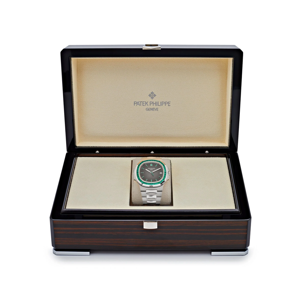 Patek Philippe Nautilus 5711/113P-001 Platinum Emeralds Black Dial-5