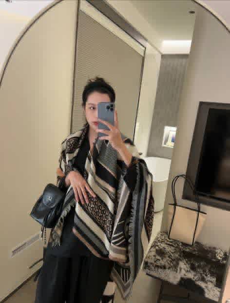 Burberry Cashmere Black Woollen Stole-2