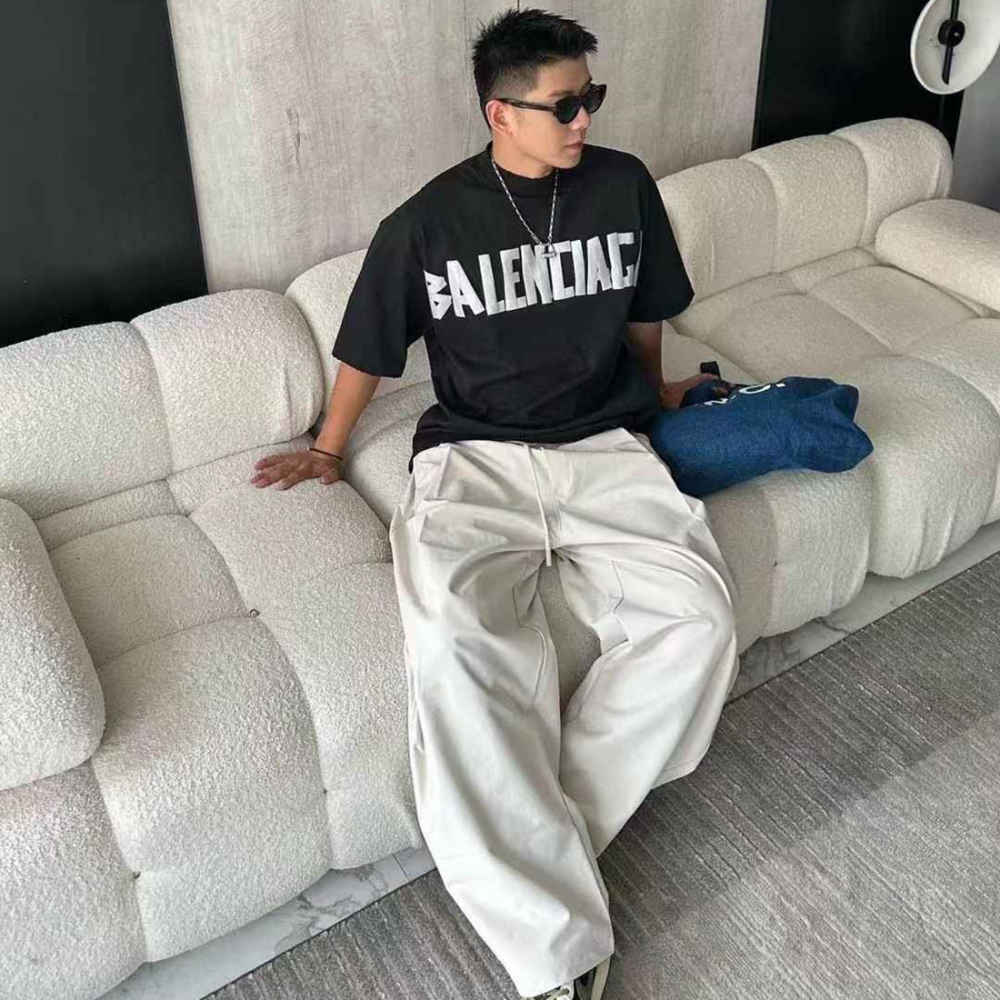Balenciaga Black Premium Quality T-shirt-3