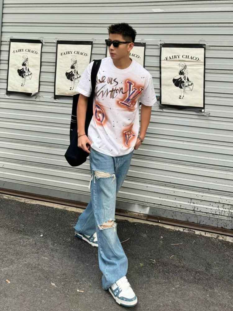 Louis Vuitton White Embroidery Logo Premium Baggy Fit T-shirt-4