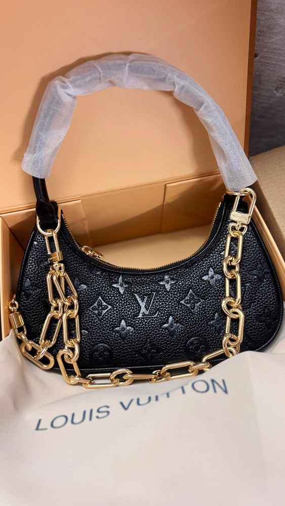 Louis Vuitton Black Catchy Premium Quality Handbag-thumb-1