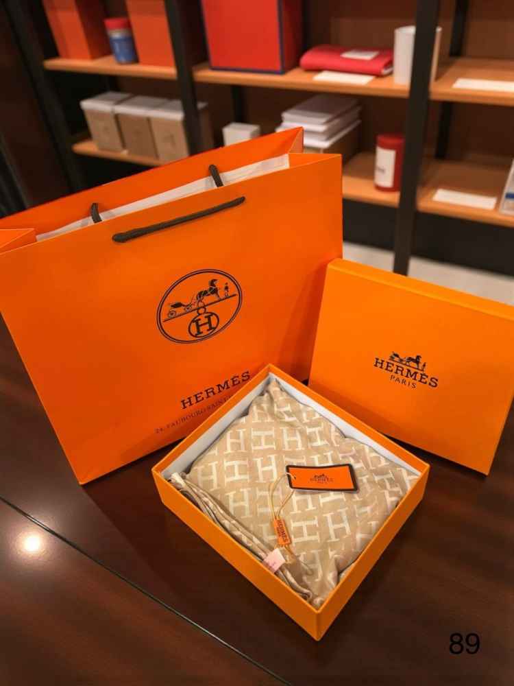 Hermes Premium Quality Beige Woollen Reversible Stole-1