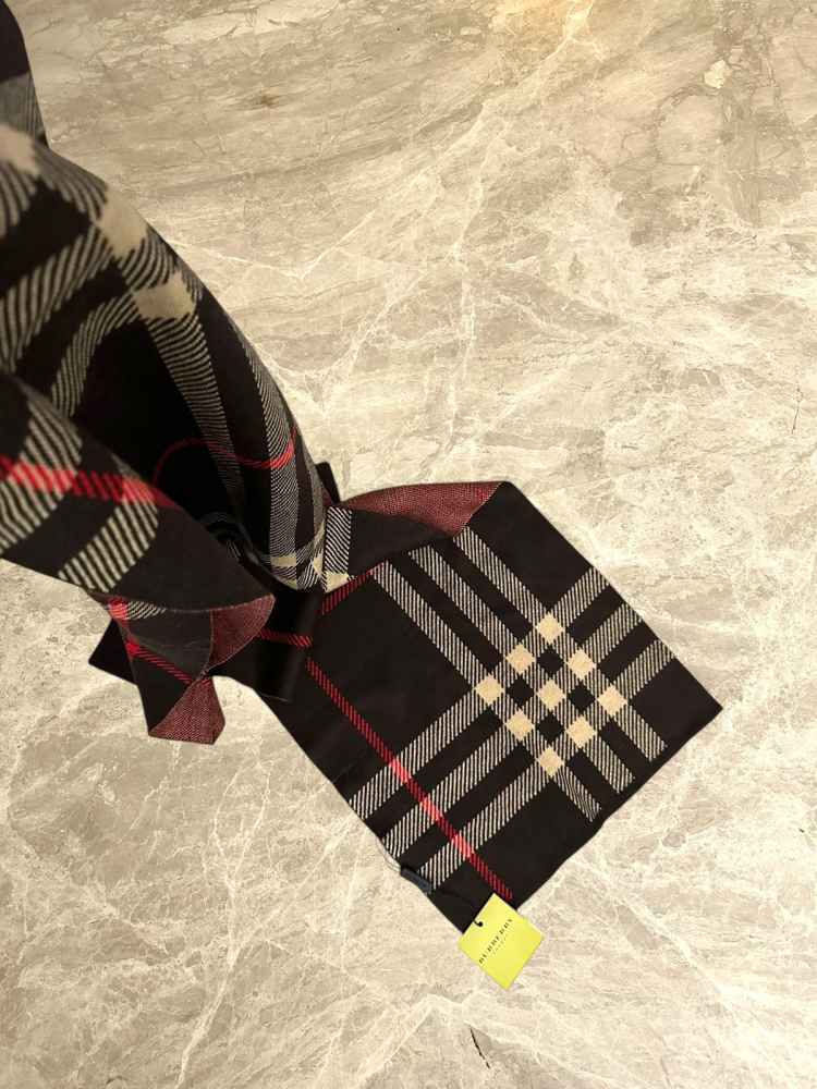 Burberry Check Cashmere Black Premium quality Stole-3