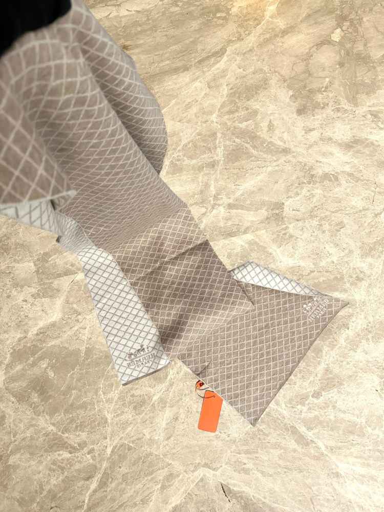 Hermes Premium Quality Beige Woollen Reversible Stole-thumb-0