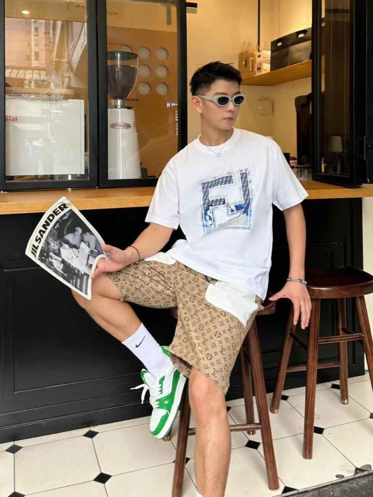 Fendi White Embroidery Logo Premium Baggy Fit T-shirt-5