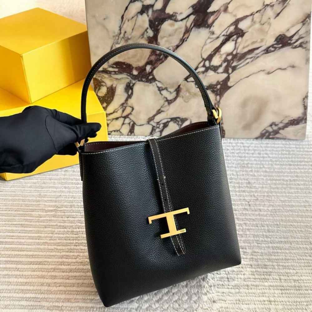 Tod's Timeless Black Leather Bucket Bag-thumb-0
