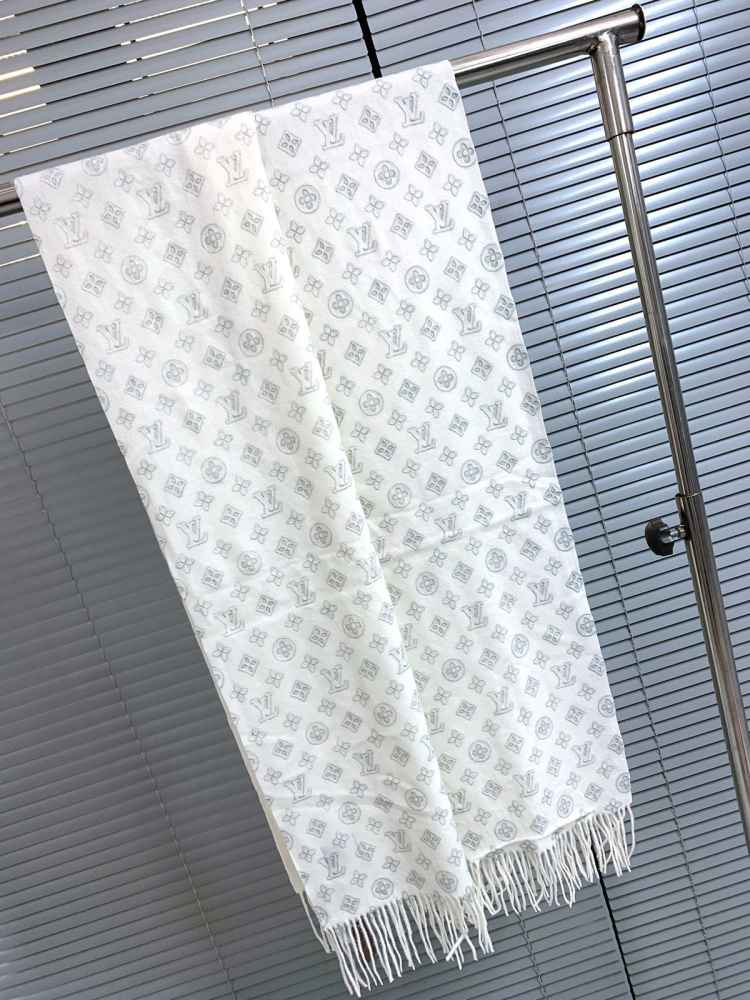 Louis Vuitton White Cashmere Reversible Muffler-4
