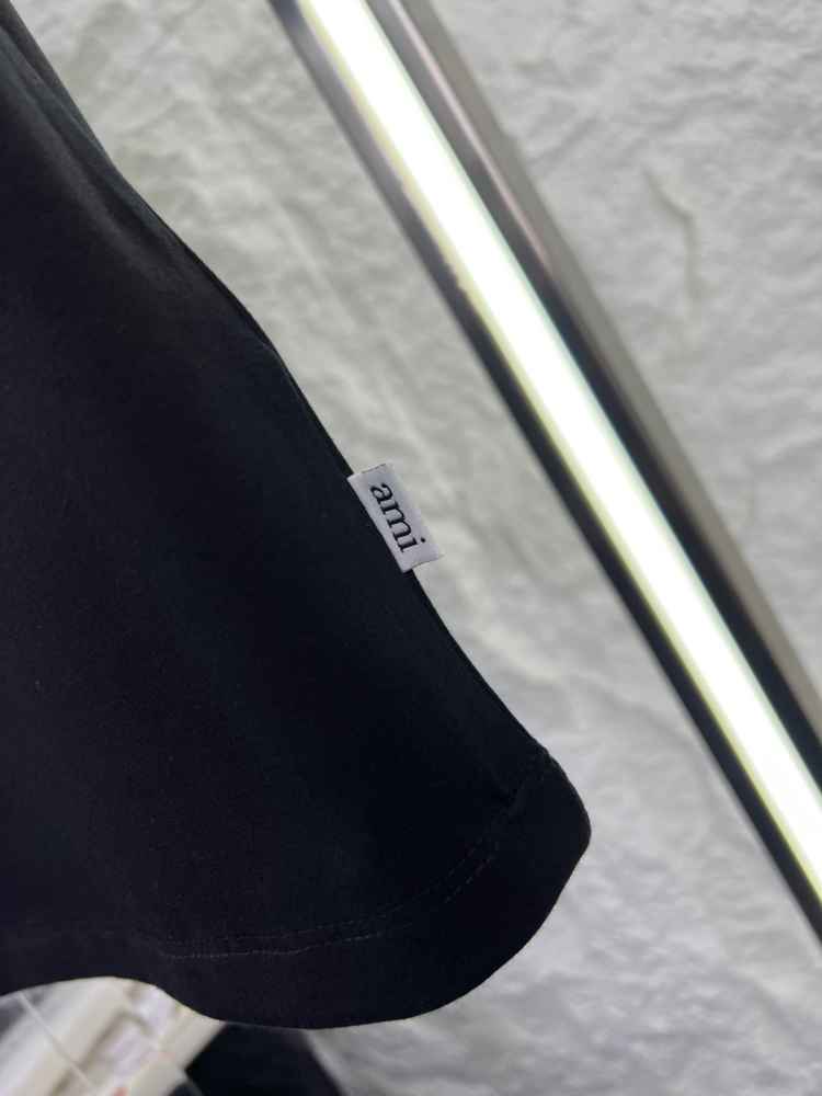 Ami Black Premium Quality Heart Logo T-shirt-3