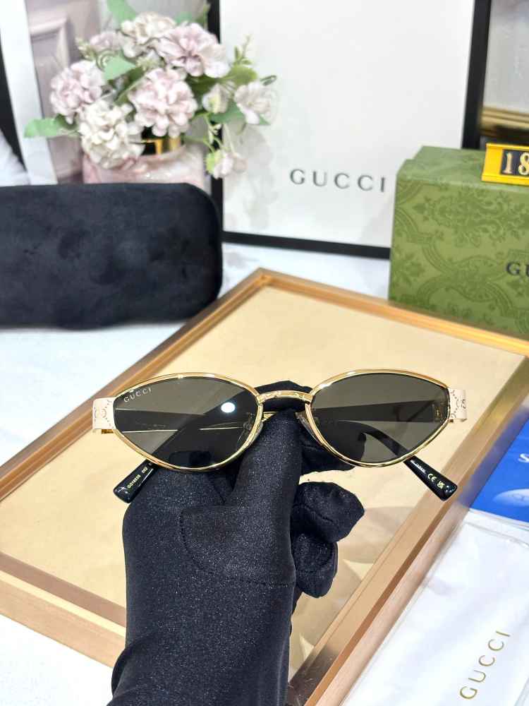 Gucci Black GG Women's Sunglasses-2