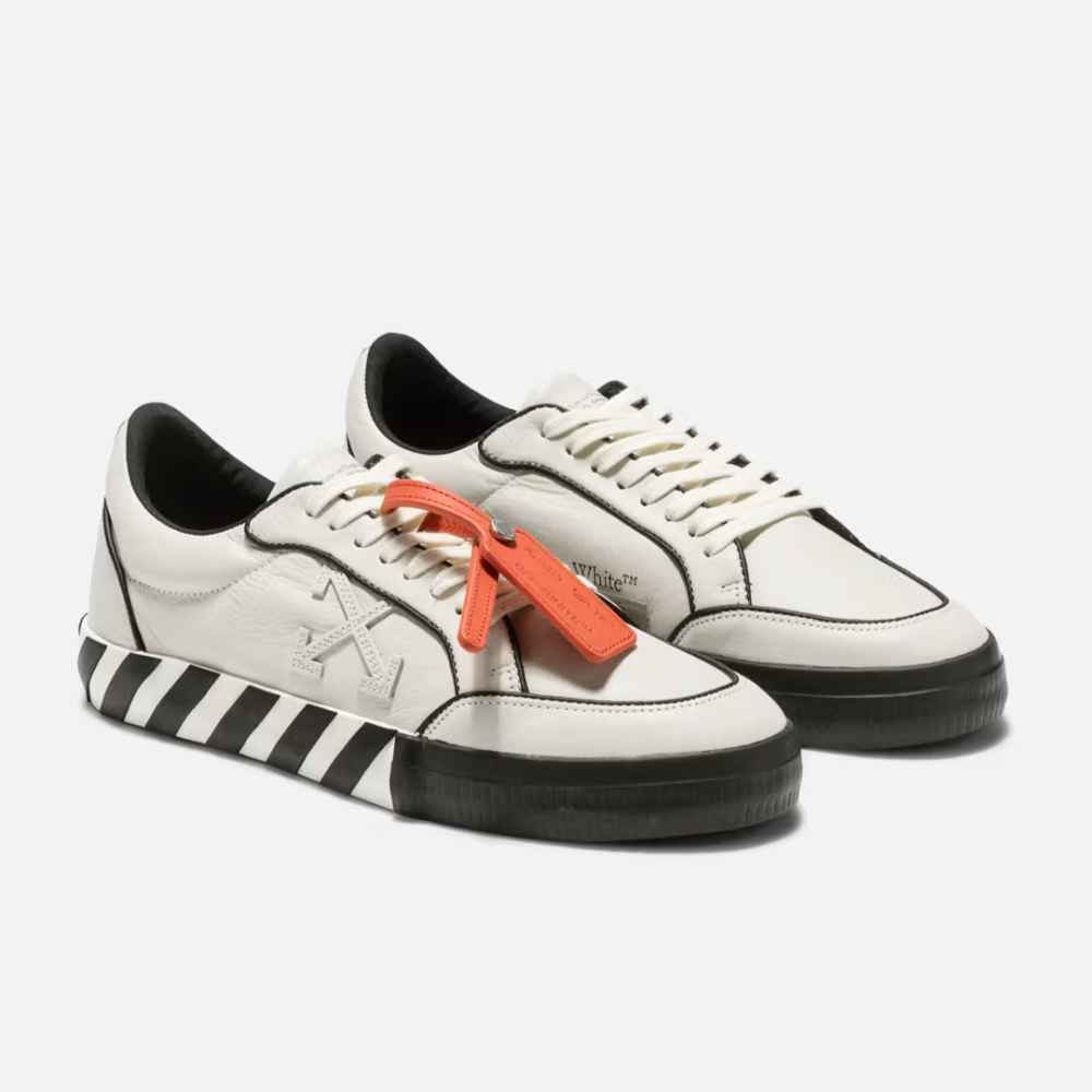 Off-White Low Vulcanized Cavas Black Sneakers-2