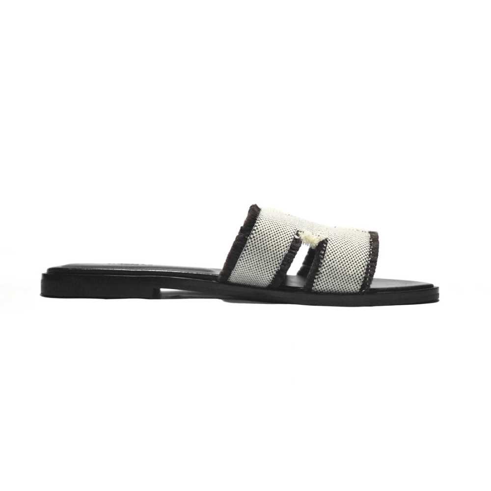 Hermes Black Premium Quality Women's Flat Sandals-2