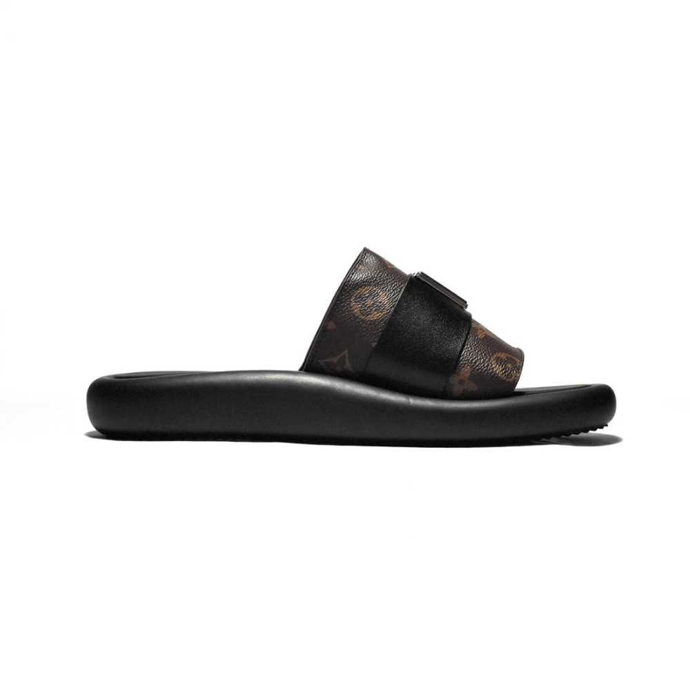 Louis Vuitton Brown & Black Premium Quality Men's Logo Flip-flops-2