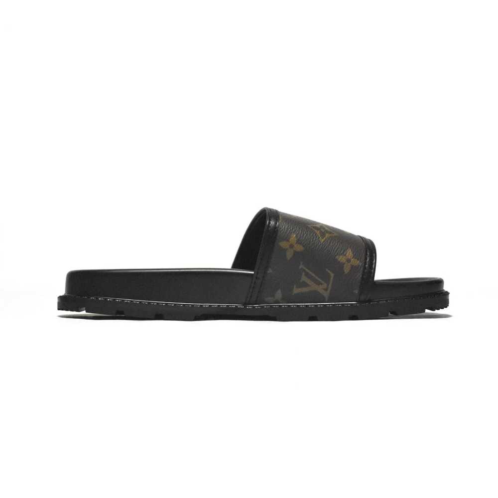 Louis Vuitton Brown & Black Premium Quality Men's Flip-Flops-2