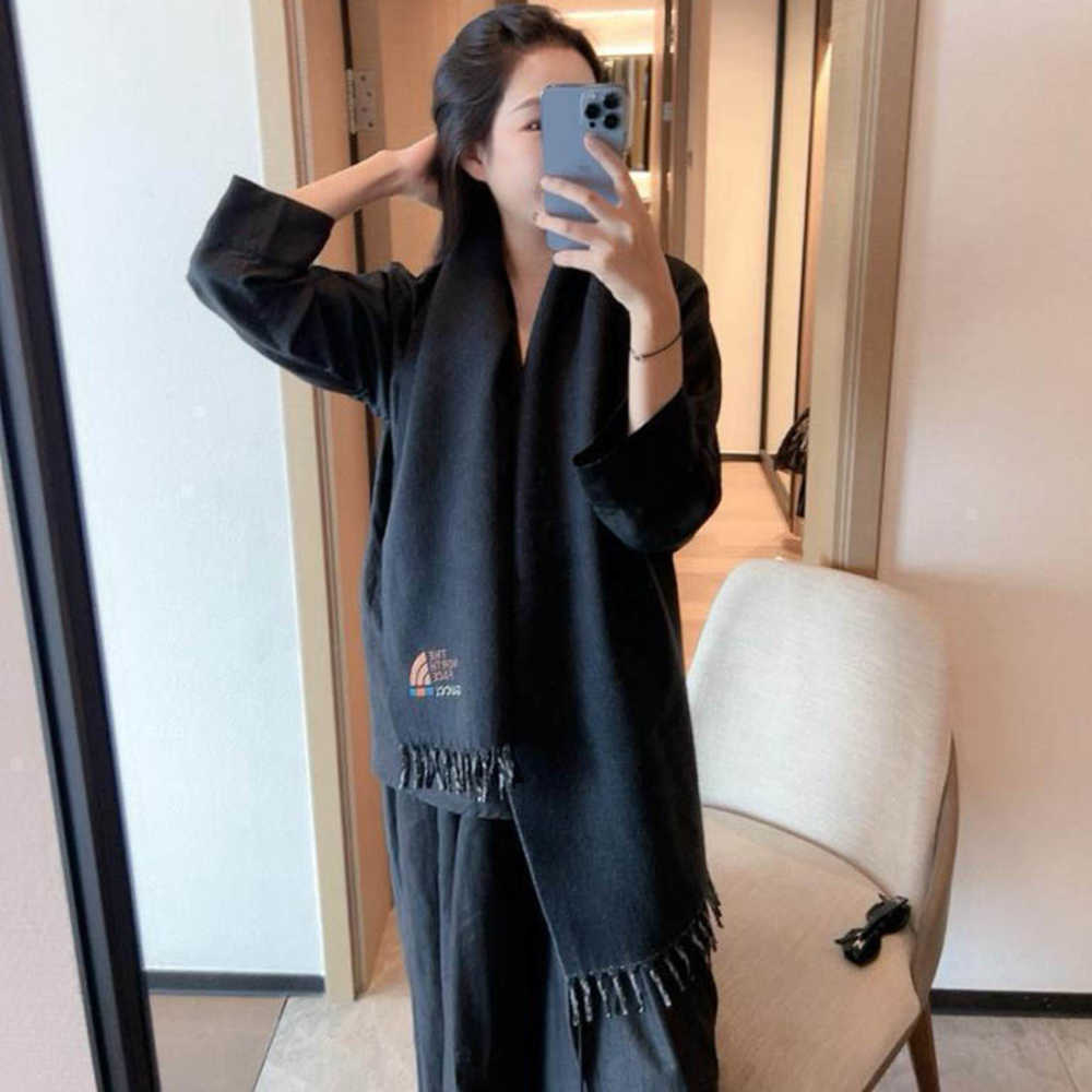 Gucci GG Monogram Bee Warm  Black Woolen Stole-2