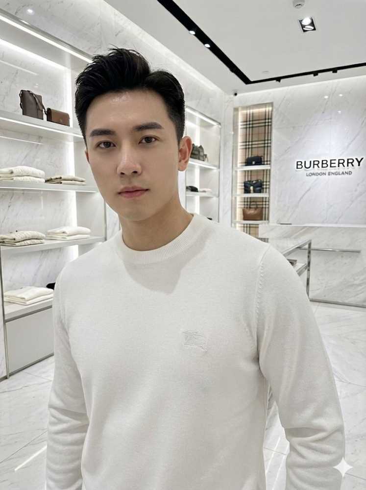 Burberry White Premium Quality Sweatshirt