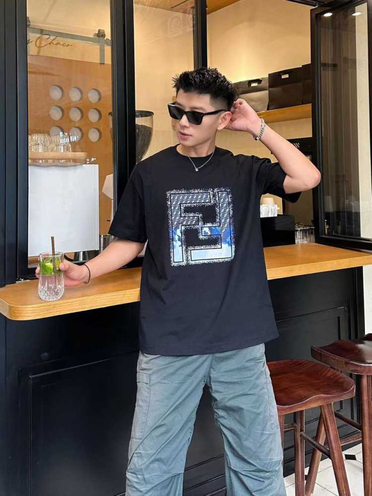 Fendi Black Embroidery Logo Premium Baggy Fit T-shirt-2