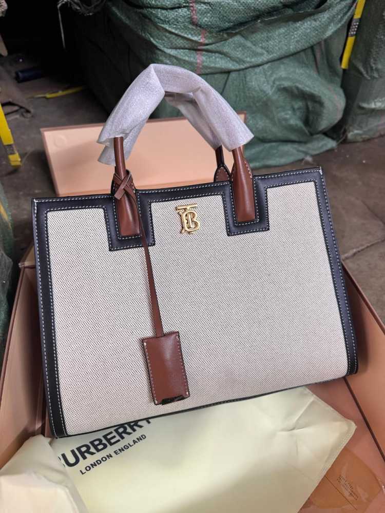 Burberry `tb` White mini tote Bag-1