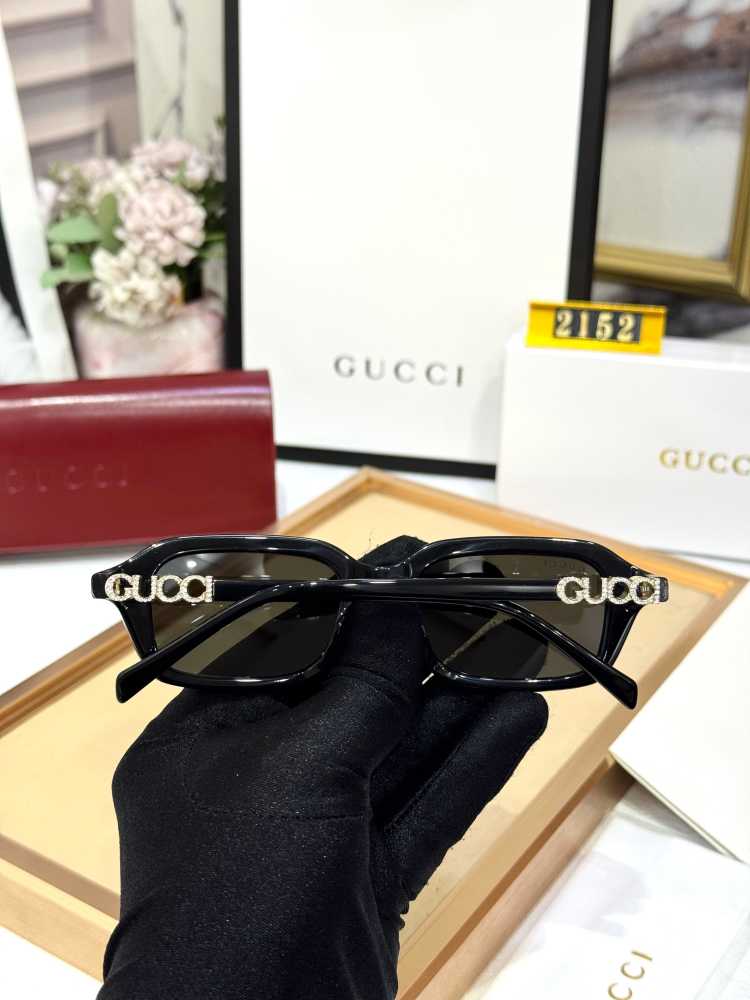 Gucci Black Women's Sunglasses-1