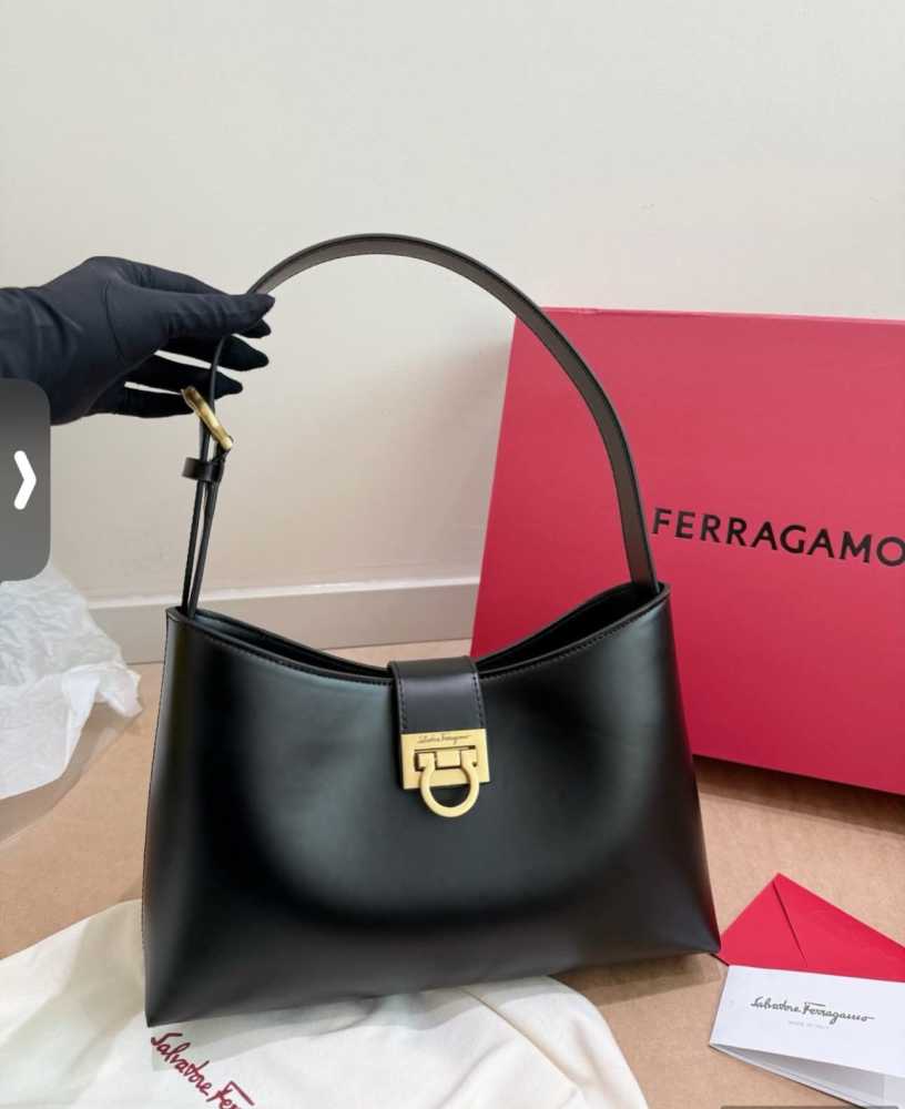 Ferragamo Trifolio Black handbag