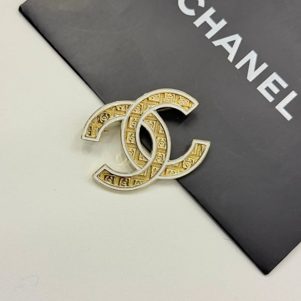 Chanel CC Logo with Engraved Detailing Brooch-thumb-0