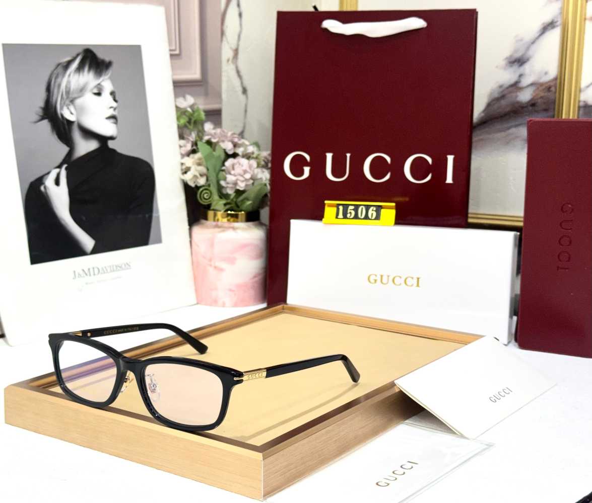 Gucci Black GG Women's Sunglasses