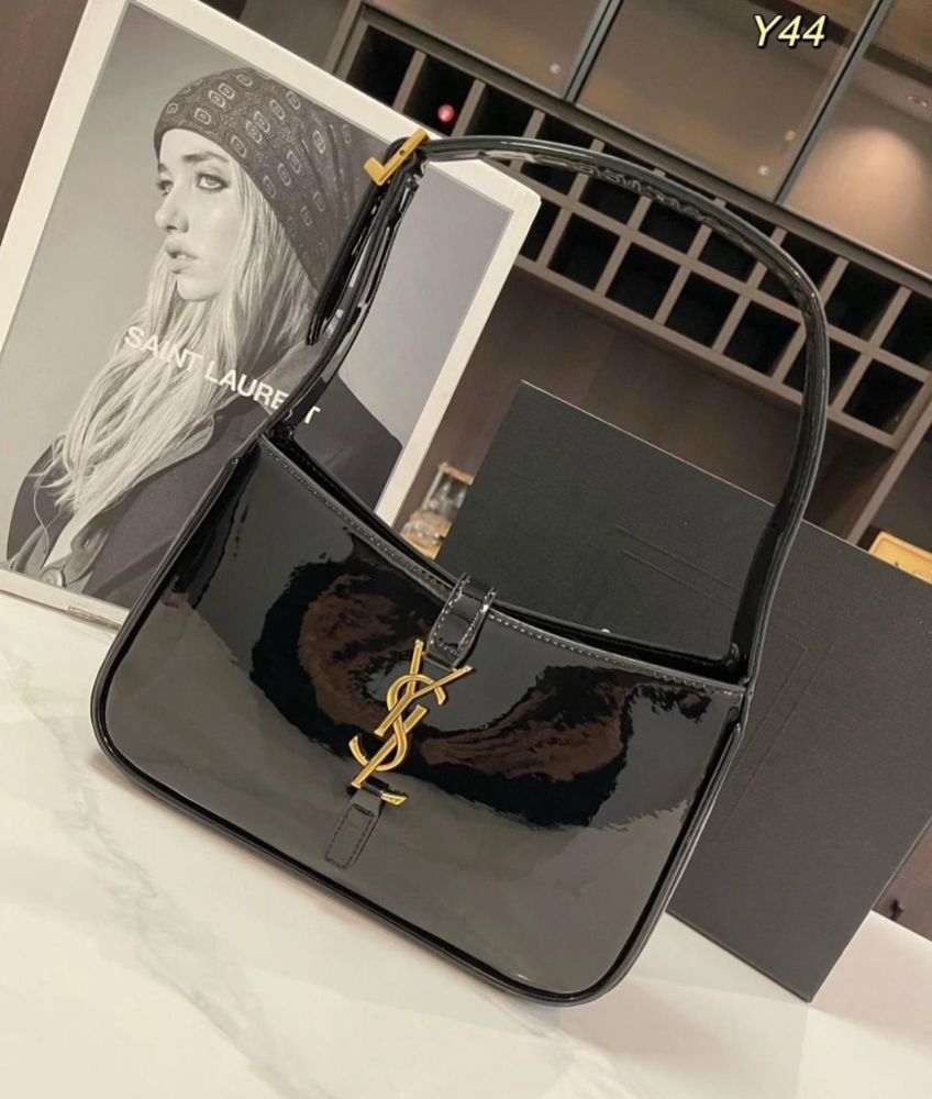 Saint Laurent  le 5 à 7 mini patent-leather Black shoulder bag-1