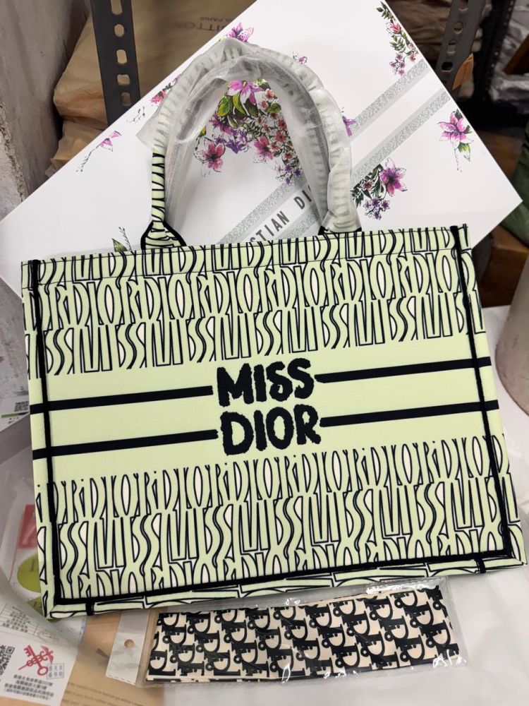 Dior Large Book White Tote Bag-thumb-0