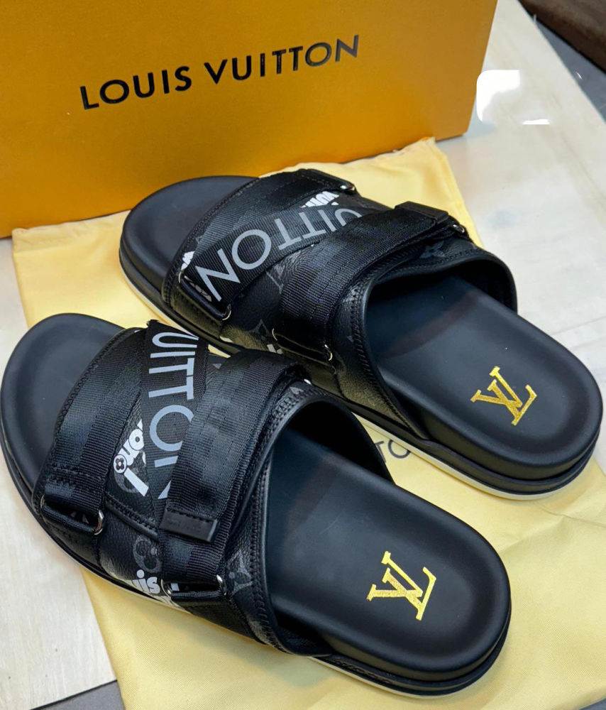 Louis Vuitton Black Premium Quality men's Flip-flops-1