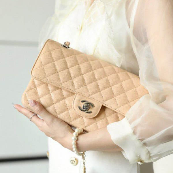 Chanel Classic Jumbo Flap Shoulder Bag-1