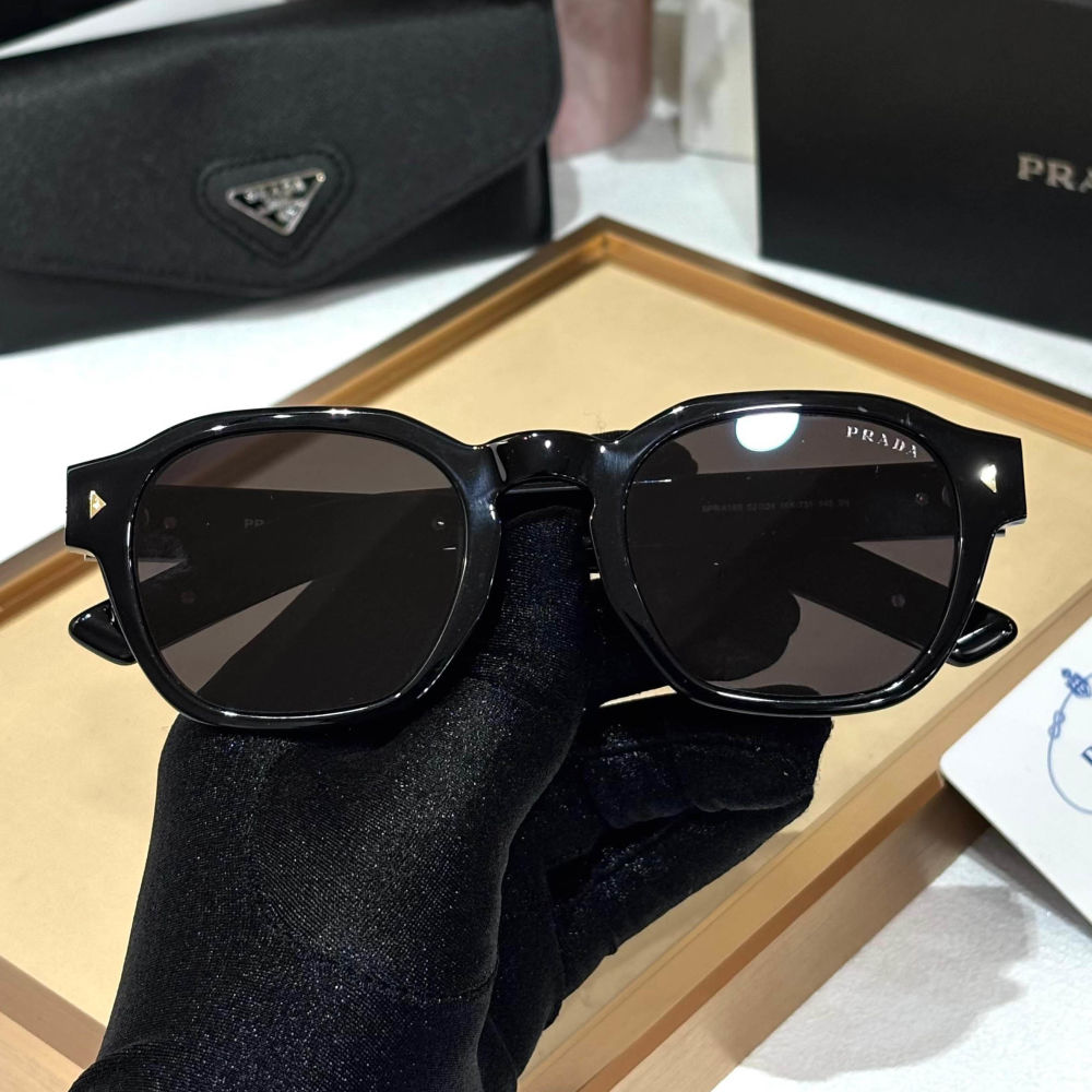 Prada Black Luxury Sunglasses-4