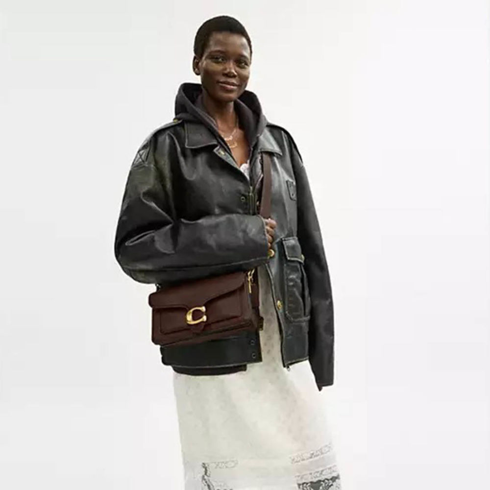 Coach Georgie Shoulder Bag In Blocked Wine Signature Canvas-thumb-3