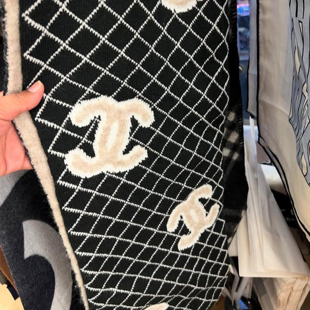 Chanel Reversible Black Woolen Muffler-1