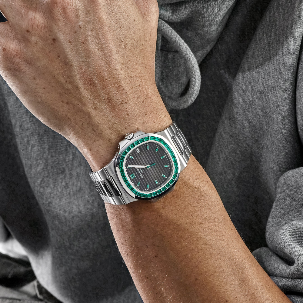 Patek Philippe Nautilus 5711/113P-001 Platinum Emeralds Black Dial-6