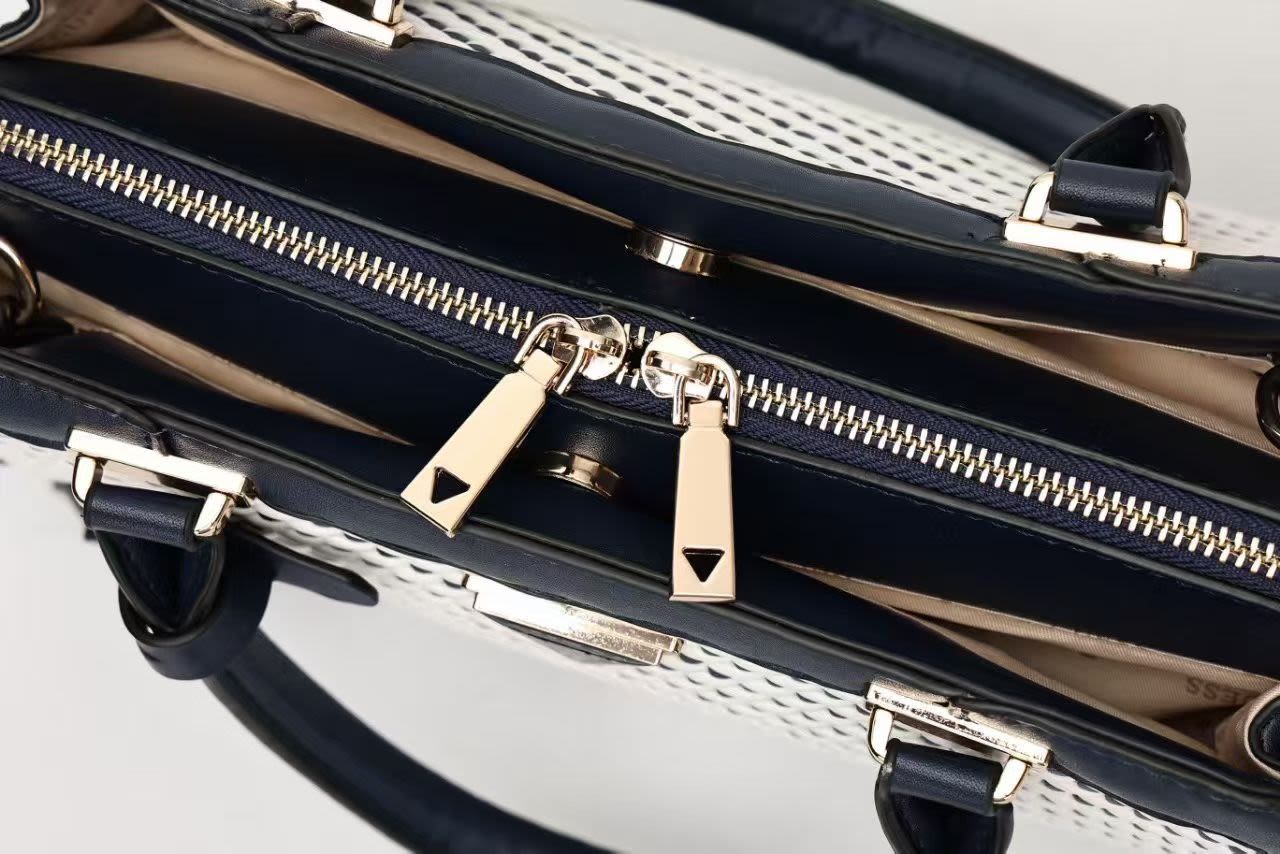 Guess Noelle White Shoulder Bag-thumb-1