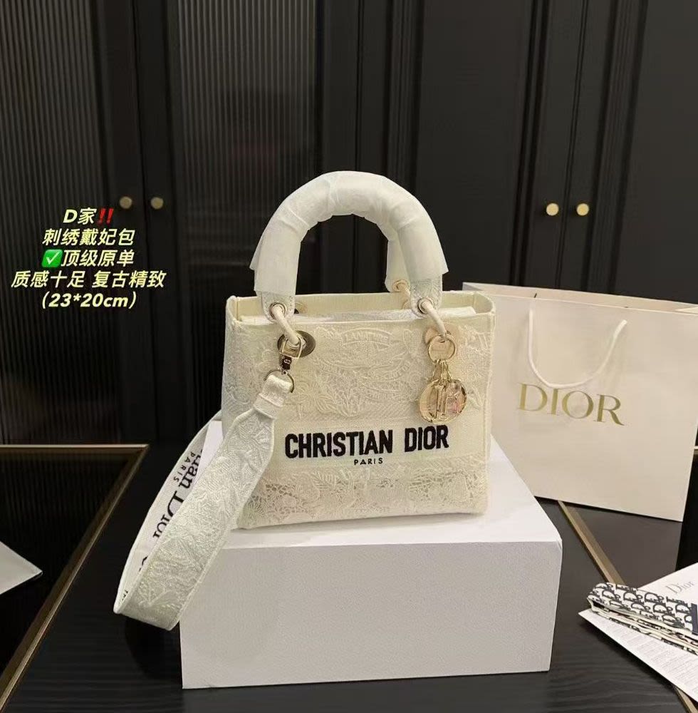 Christian Dior D Lite White Embroidered Bag-thumb-1