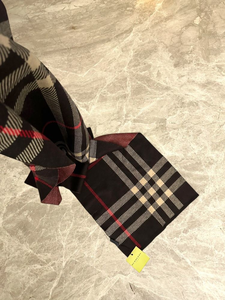 Burberry Check Cashmere Black Premium quality Stole-3