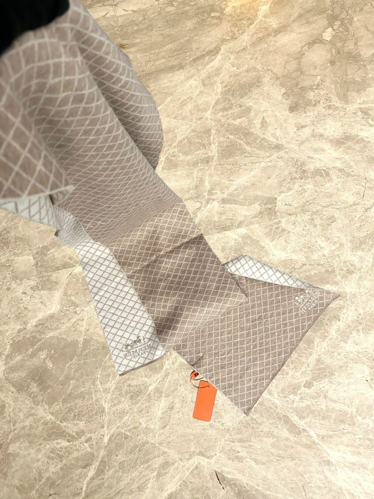 Hermes Premium Quality Beige Woollen Reversible Stole-1