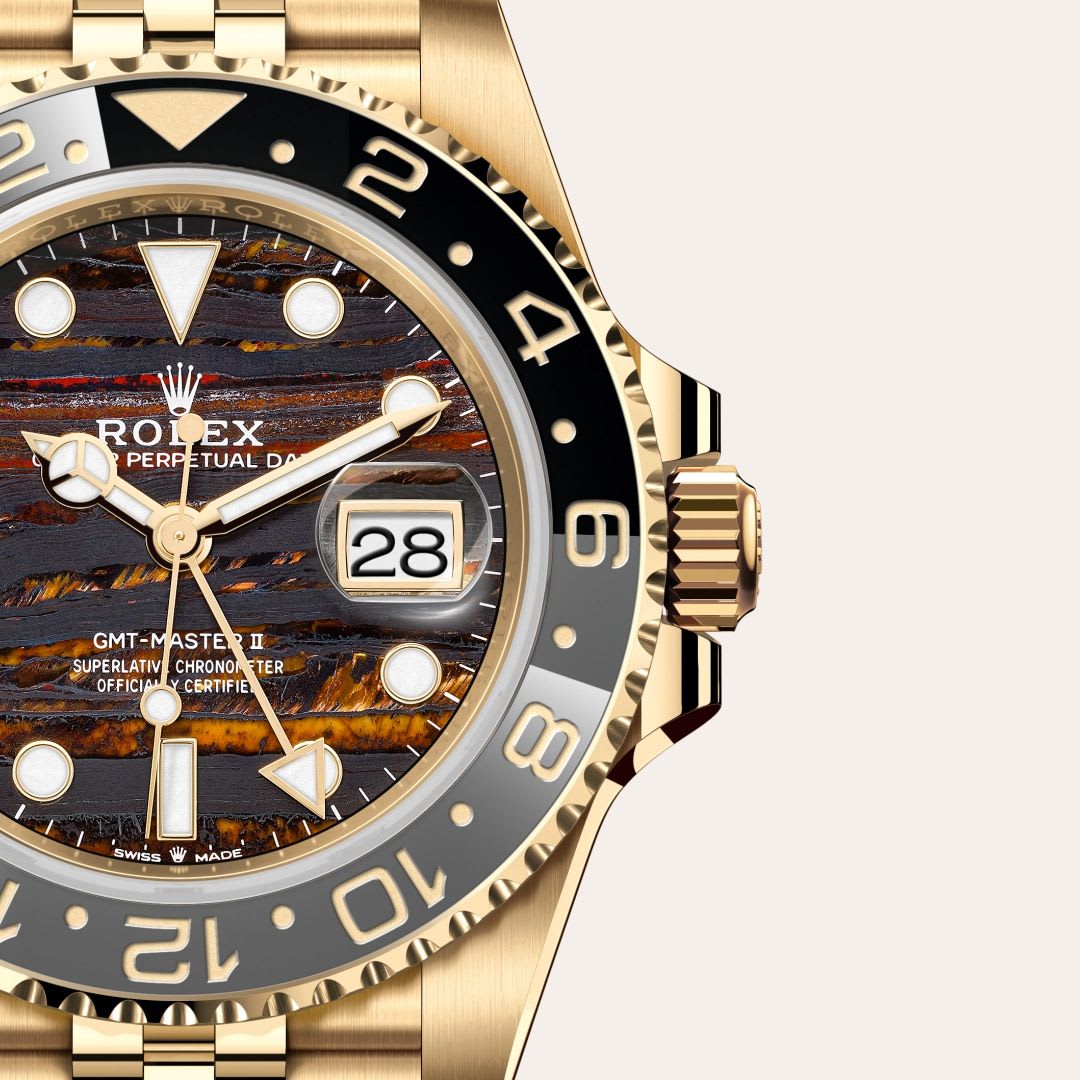 Rolex GMT-Master II Oyster, 40 mm, yellow gold M126718GRNR-0002 thumbnail 2