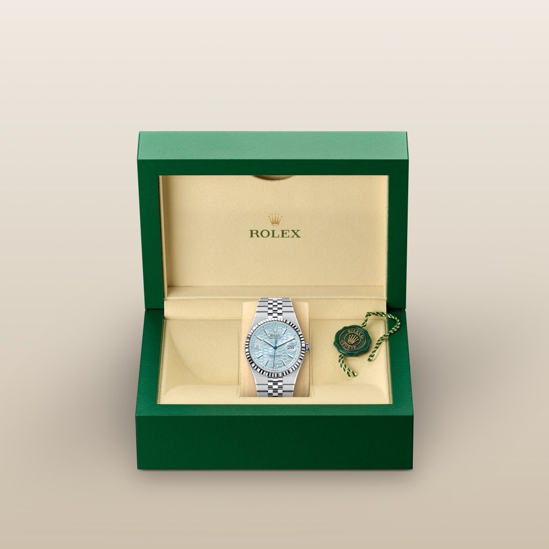 Rolex Land-Dweller Oyster, 40 mm, Platinum and Blue Dial Watch M127336-0001 thumbnail 7
