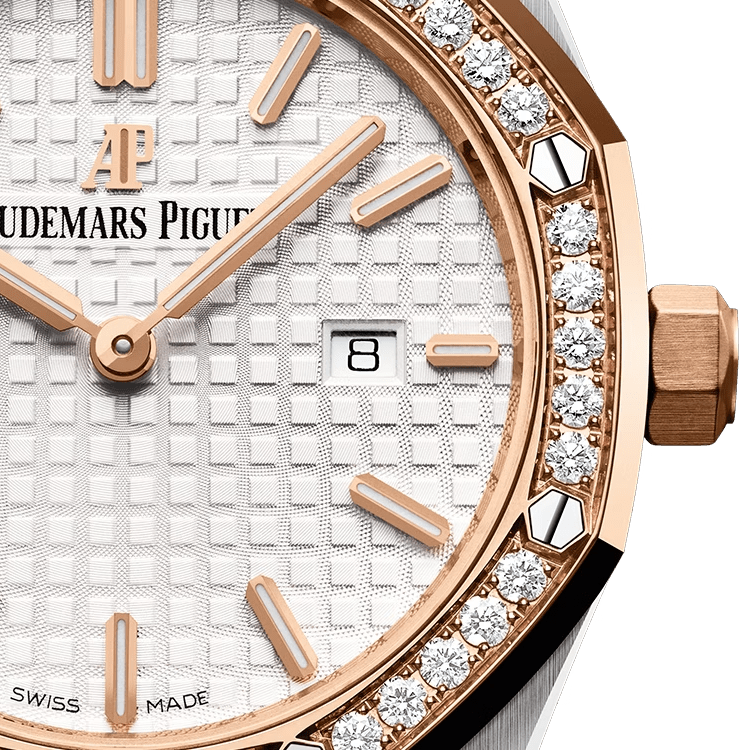 Audemars Piguet Royal Oak Quartz Ref. 67651SR.ZZ.1261SR.01 thumbnail 2