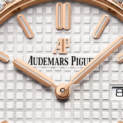 Audemars Piguet Royal Oak Quartz Ref. 67651SR.ZZ.1261SR.01 thumbnail 3