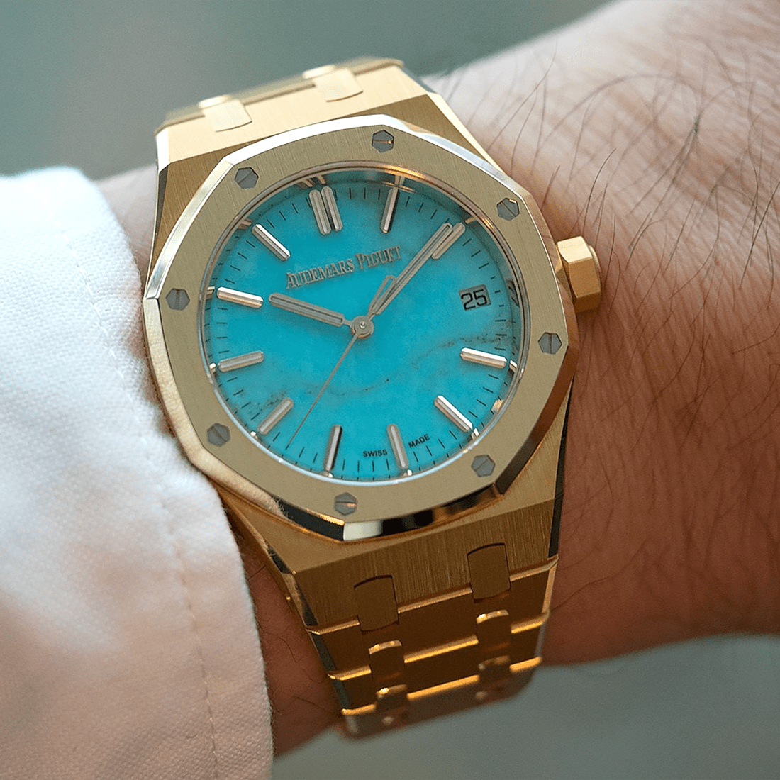 Audemars Piguet Royal Oak Selfwinding 18k Yellow Gold Watch 15550BA.OO.1356BA.01 thumbnail 3