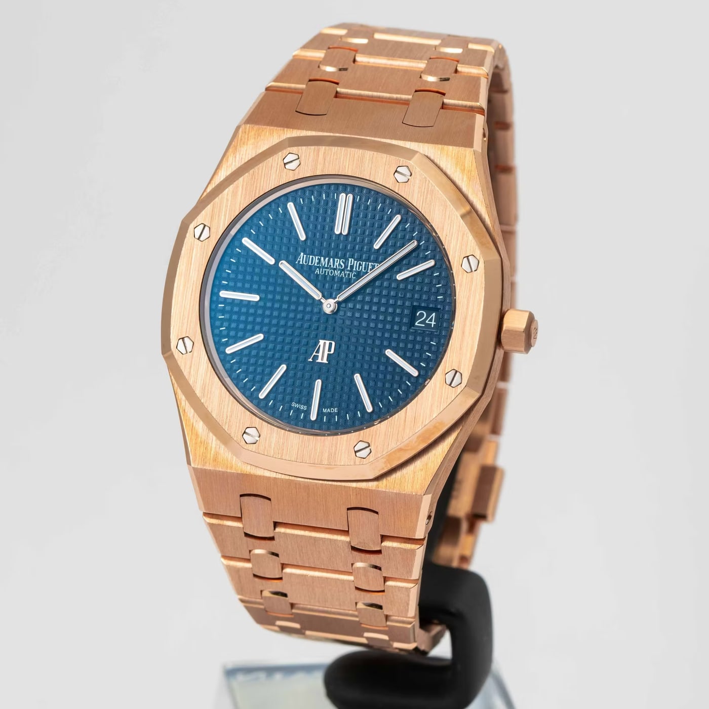 Audemars Piguet Royal Oak Selfwinding "50th Anniversary" Blue Dial M2O153 thumbnail 4