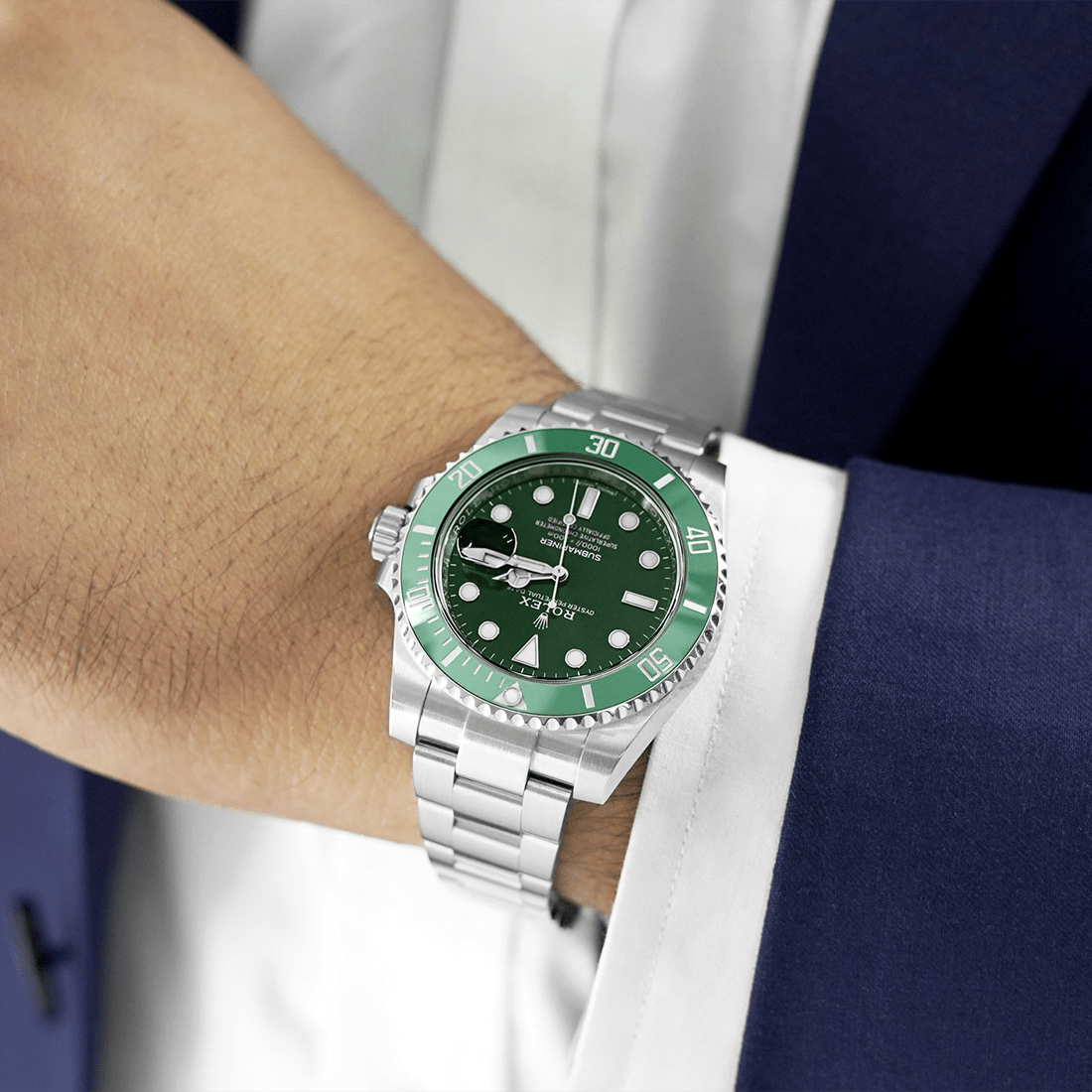 Rolex Submariner Date "Hulk" Green Dial & Bezel Watch 116610LV thumbnail 8
