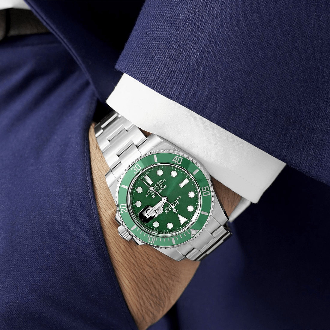 Rolex Submariner Date "Hulk" Green Dial & Bezel Watch 116610LV thumbnail 10