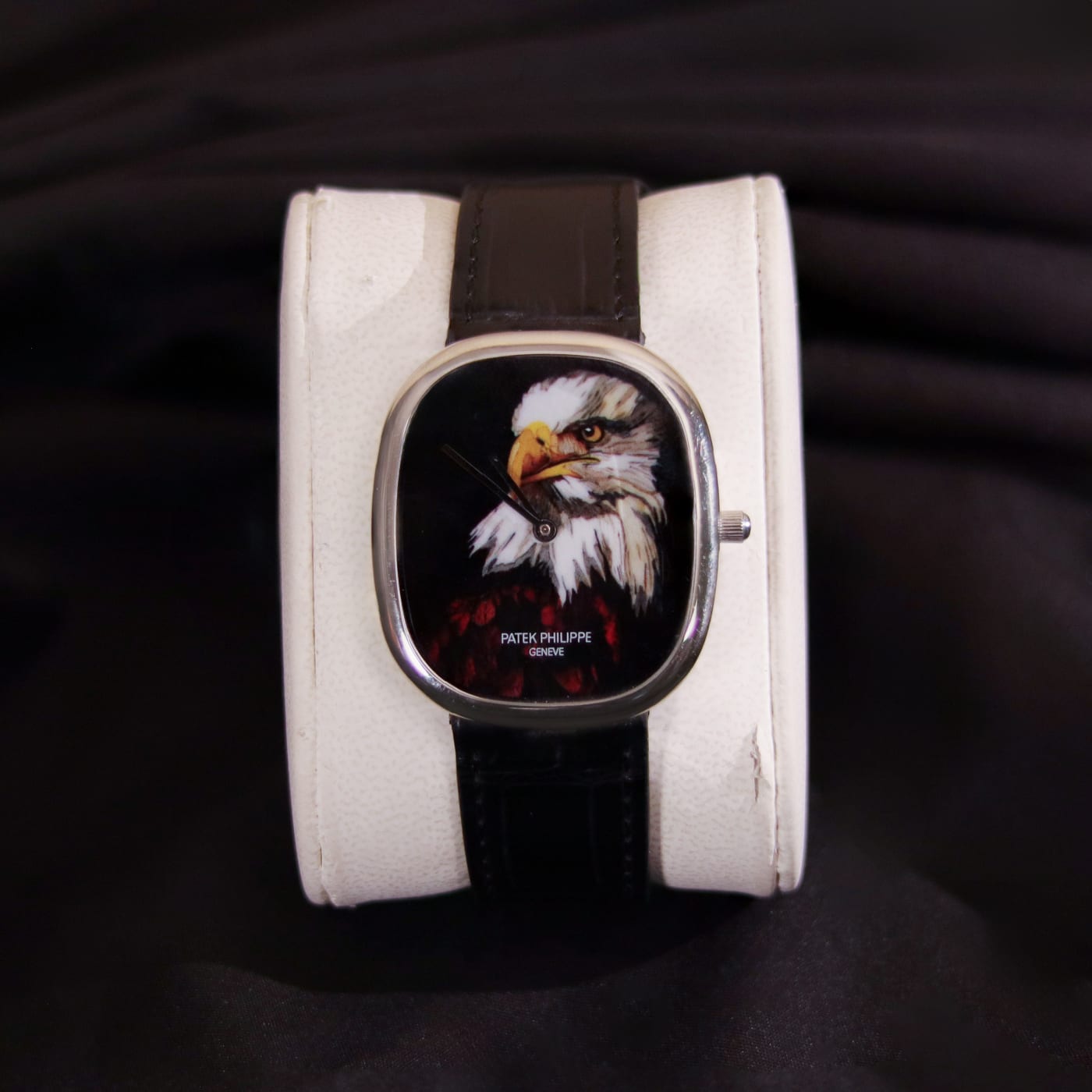 Patek Philippe Golden Ellipse "Bald Eagle", Special Edition Watch 5738/50G-029 thumbnail 2