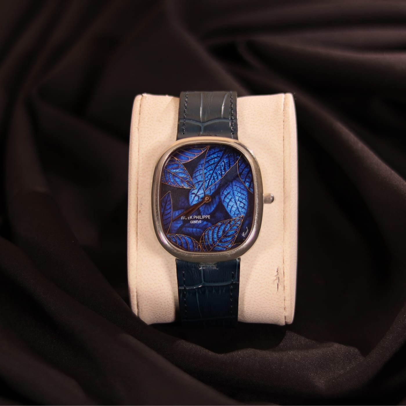 Patek Philippe Golden Ellipse "Blue Leaves" White Gold With Blue Dial Mens Watch 5738-150G-001 thumbnail 2