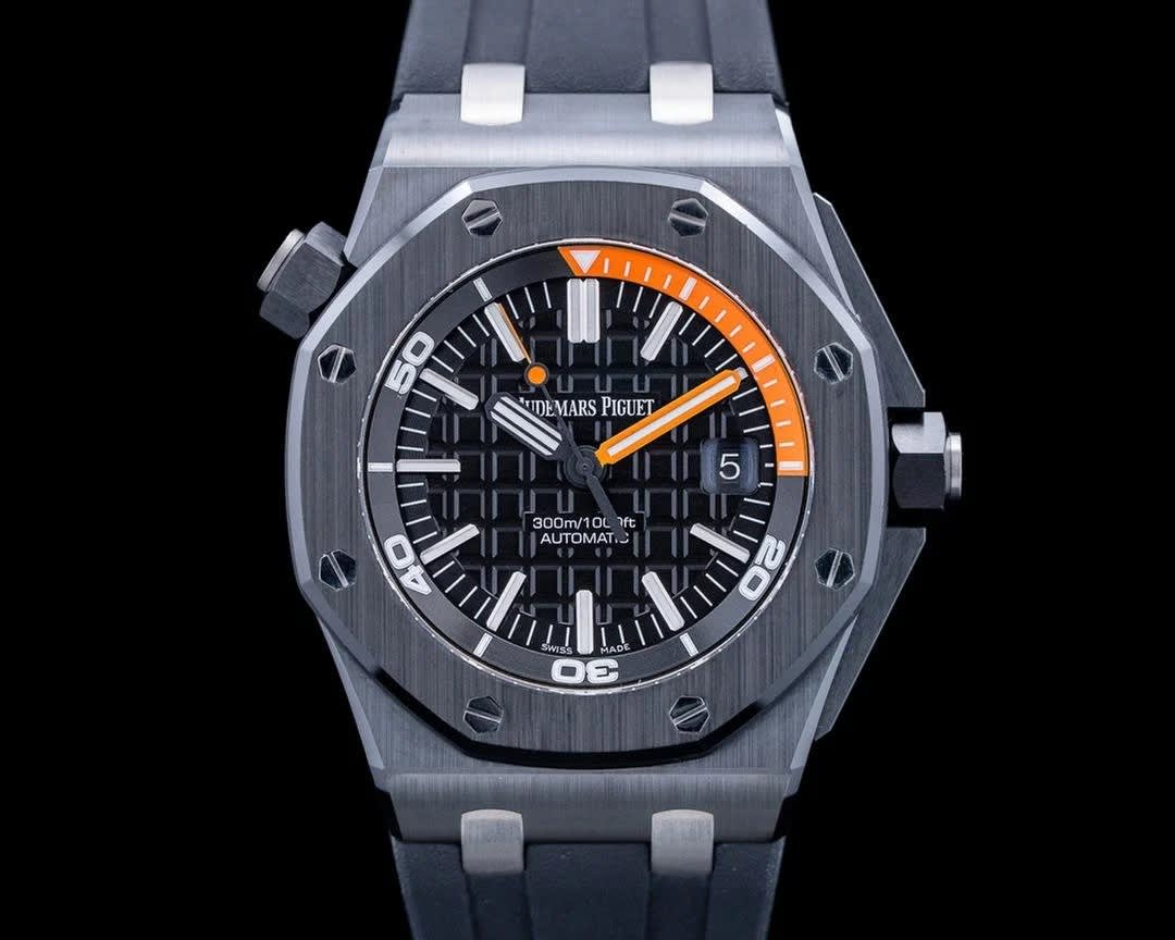 Audemars Piguet Royal Oak Offshore Diver in Black Ceramic Watch 15707CE.OO.A002CA.01 thumbnail 2